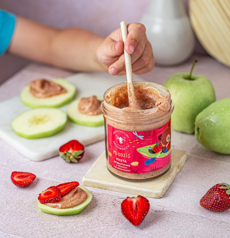 Pasieki Sadowskich Miodziś Pasta orzechowa z miodem i truskawkami 300 g 03.26 - obrazek 2